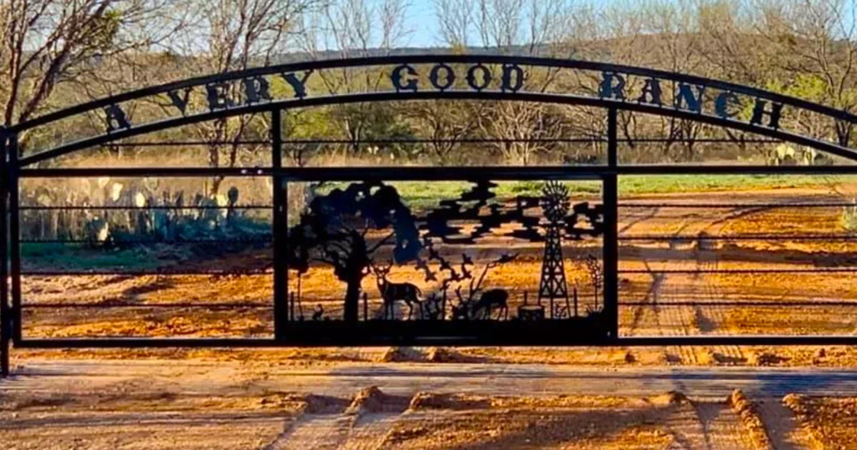 Custom Ranch Entrance Gate